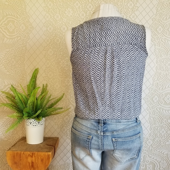 Sleeveless Tie Front Blouse / Tank - Picture 2 of 6